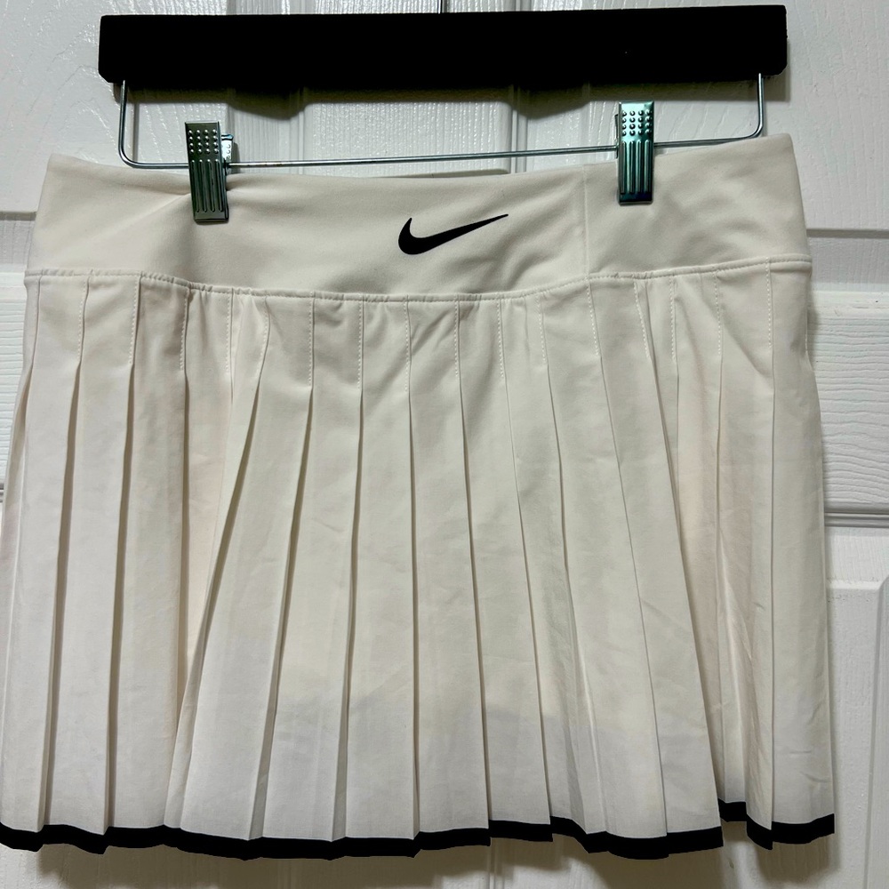Women’s Tennis / Golf Skort Nike DRI-FIT Sz M White